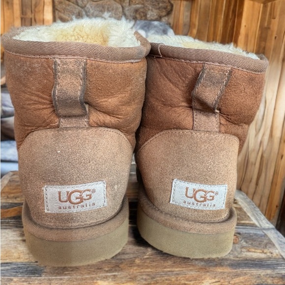 UGG Classic mini Tan Winter Boots - Picture 2 of 7